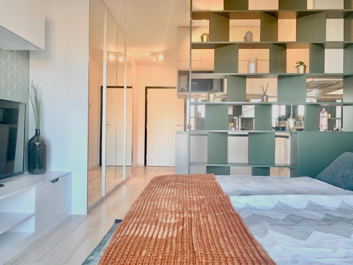 Luxury, Bright Studio With Parking And Balcony In Bratislava Center Ngoại thất bức ảnh