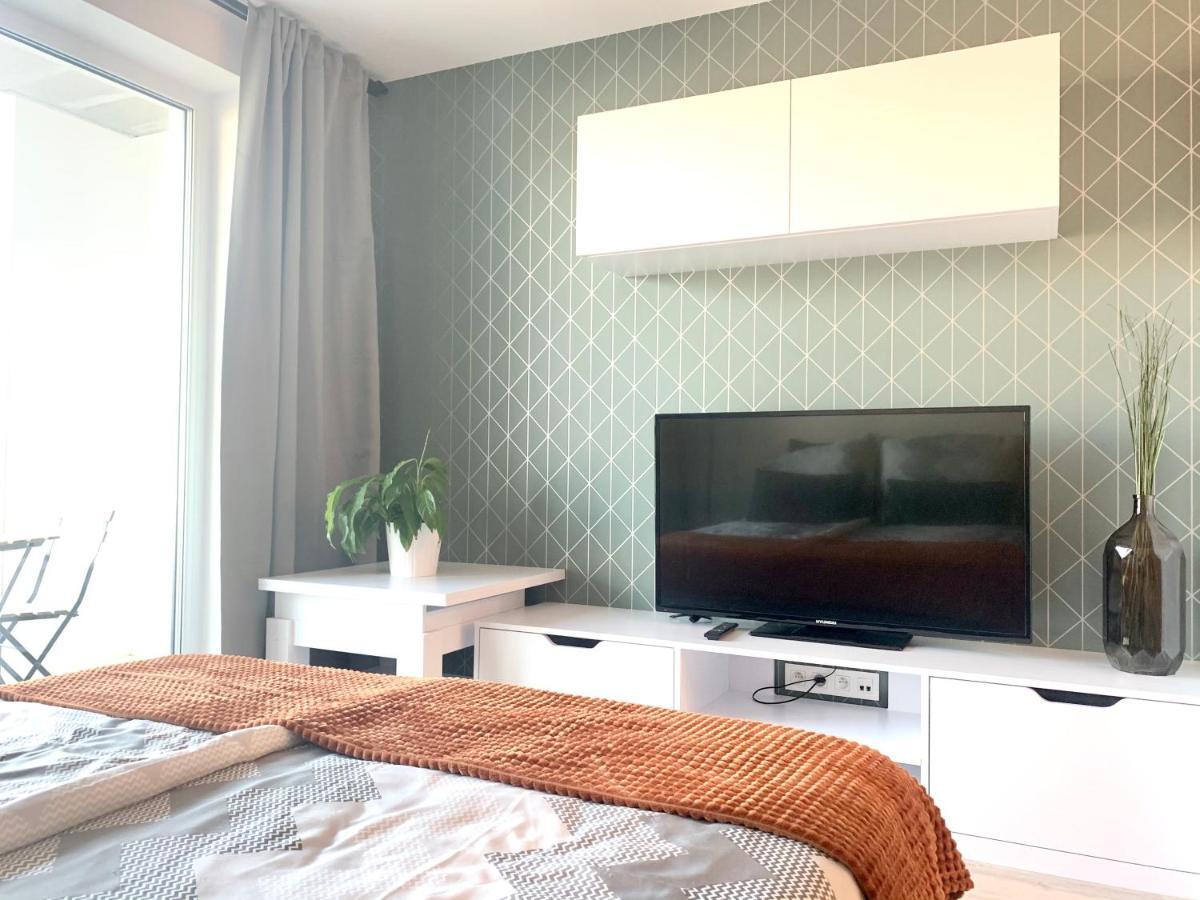 Luxury, Bright Studio With Parking And Balcony In Bratislava Center Ngoại thất bức ảnh