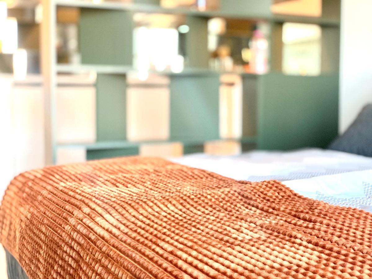 Luxury, Bright Studio With Parking And Balcony In Bratislava Center Ngoại thất bức ảnh